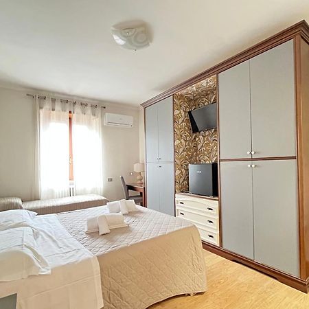 Bed and Breakfast Antico Platano à Rome Extérieur photo
